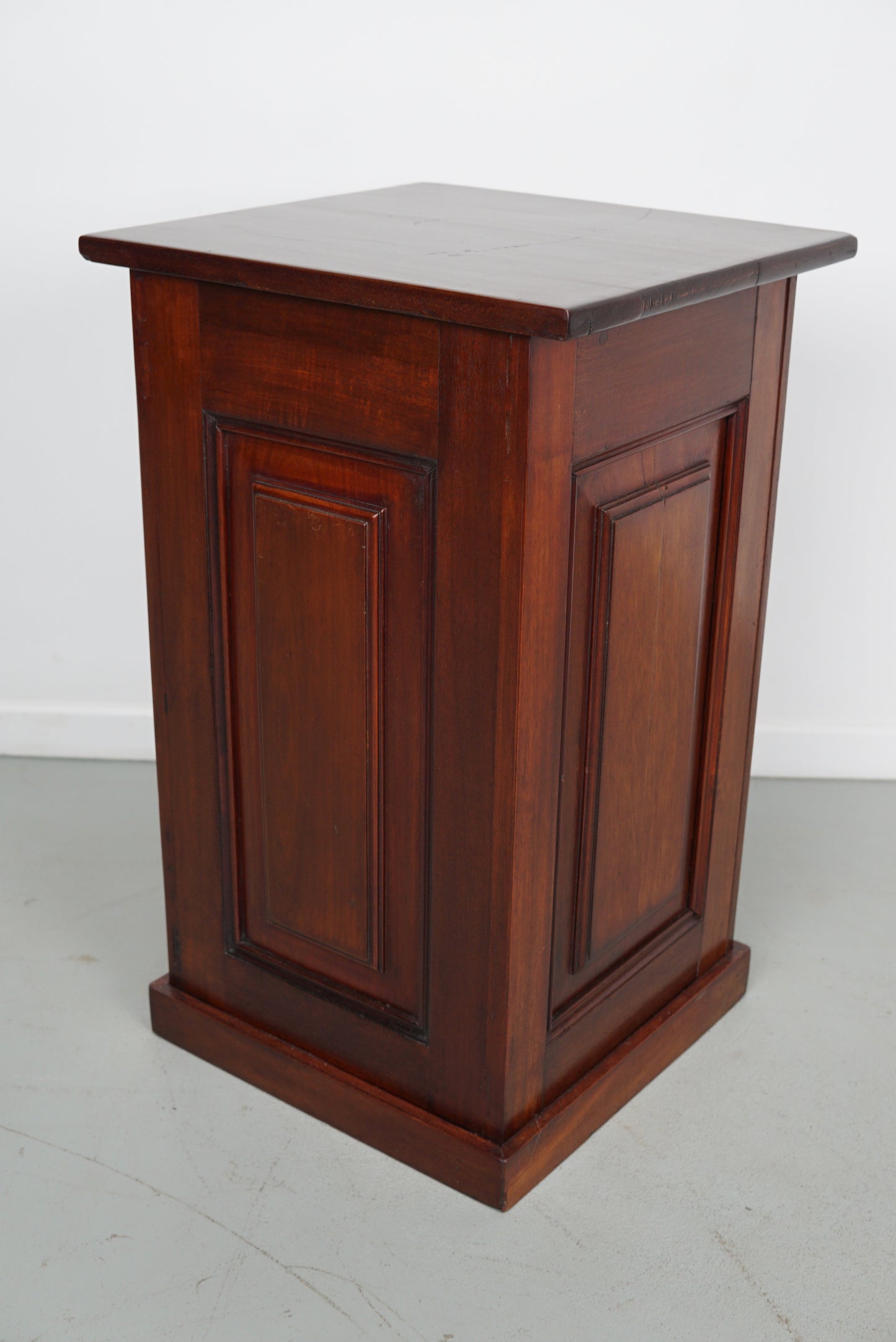 Antique English Mahogany Collectors Cabinet, 19th Century