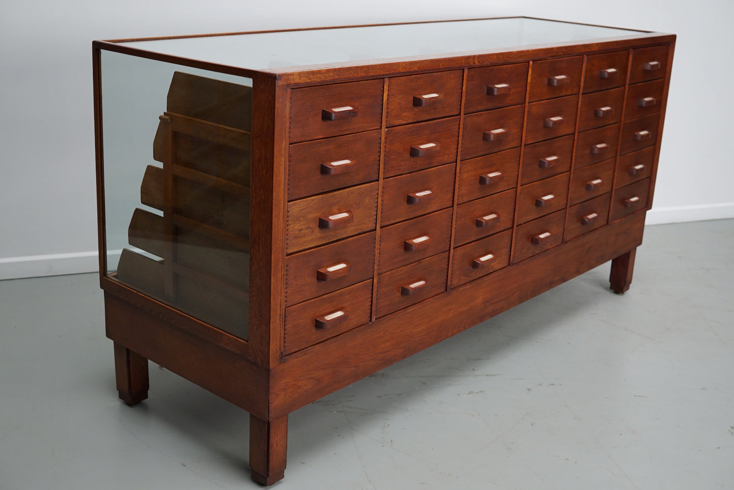Antique English Oak & Glass Shop Counter Cabinet / Vitrine, circa 1920-1930s