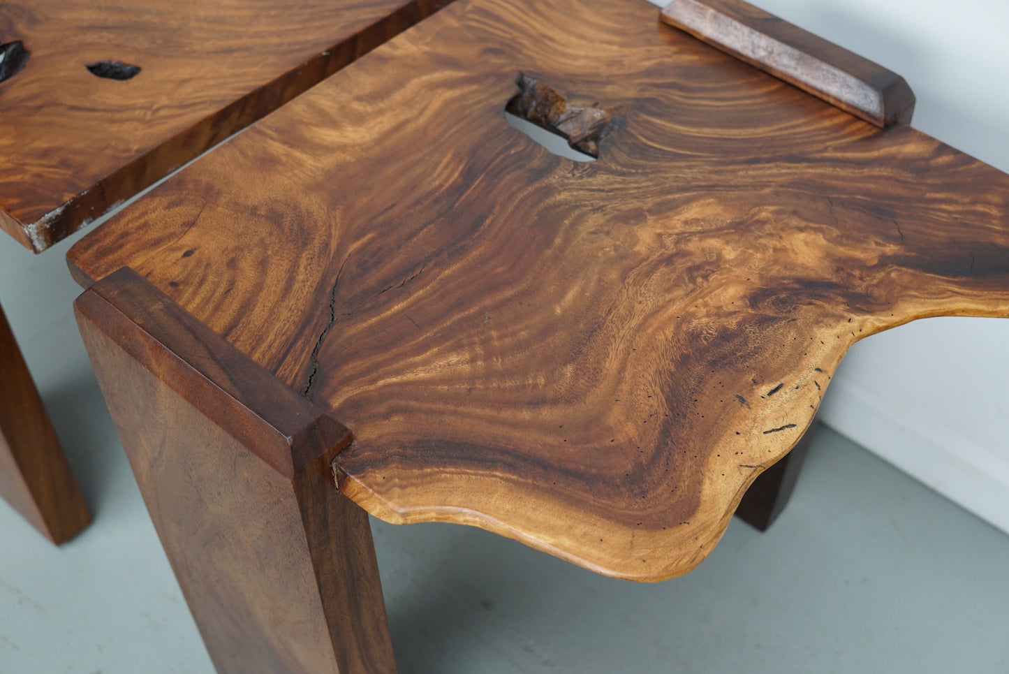 Pair of Vintage Natural Coffee Tables in Walnut, ca 1970/1980