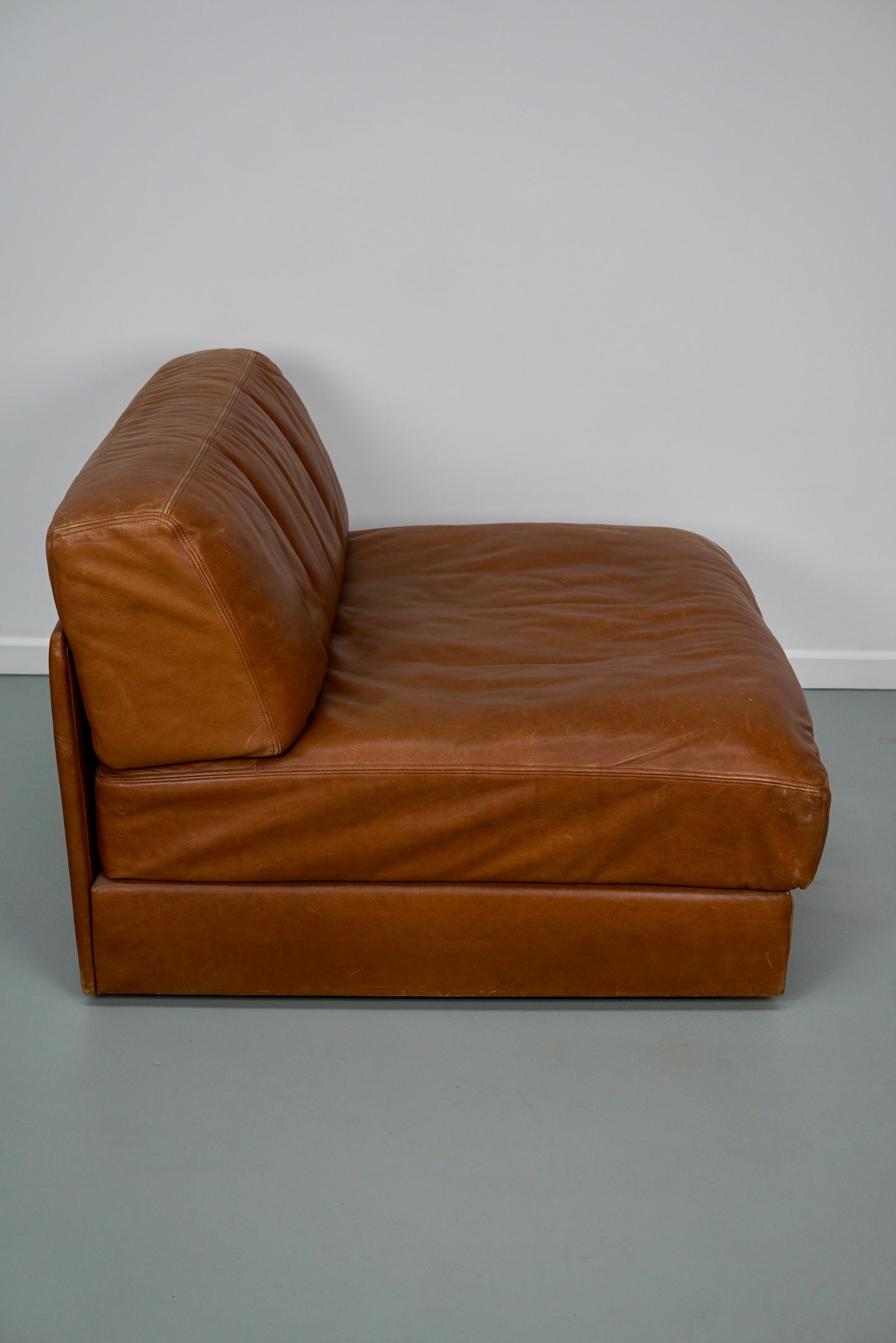 De Sede DS 76 Lounge Chair / Sleeping Sofa Cognac Leather, Switzerland, 1970s