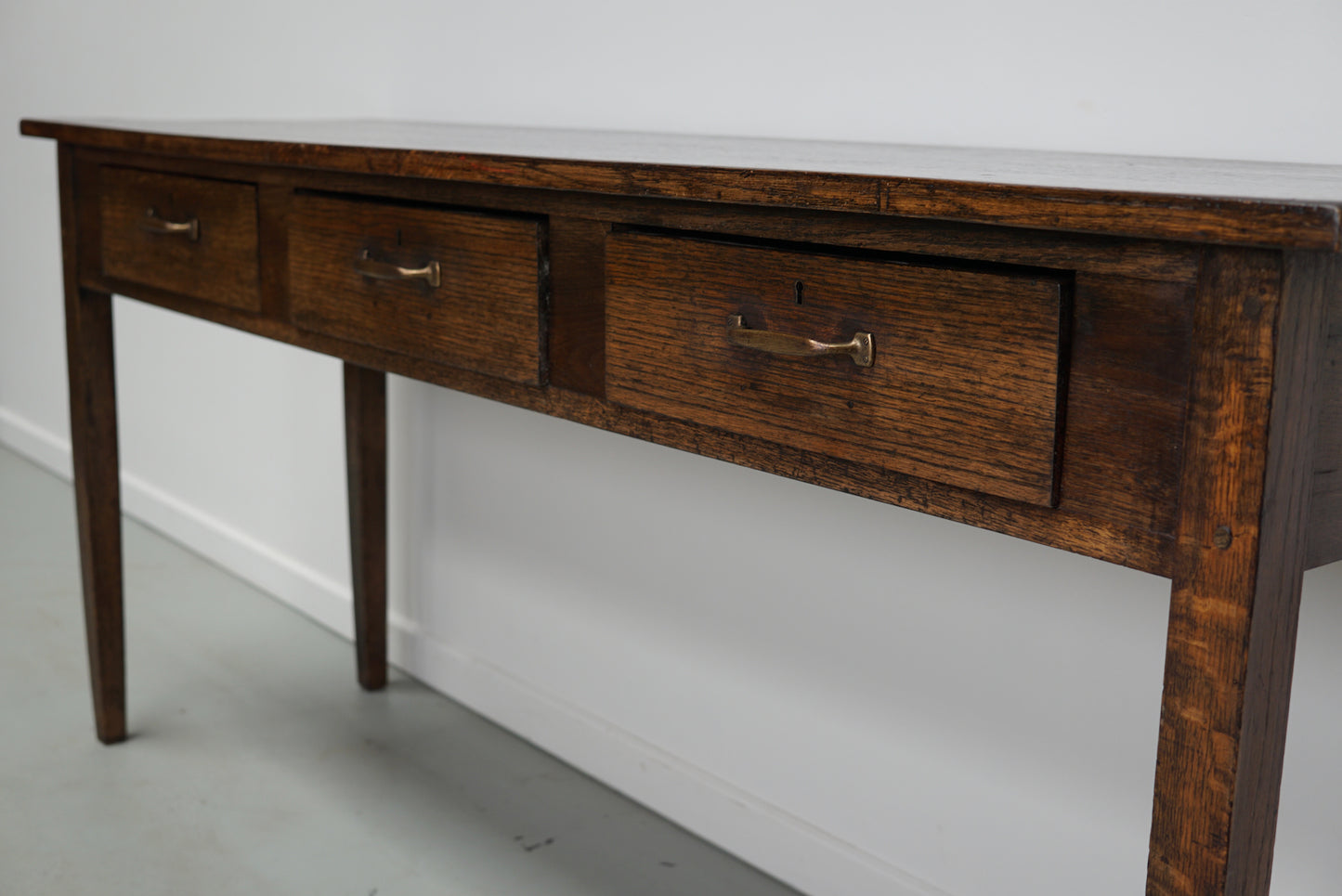 Vintage English Rustic Farmhouse Oak Side Table, 1930s