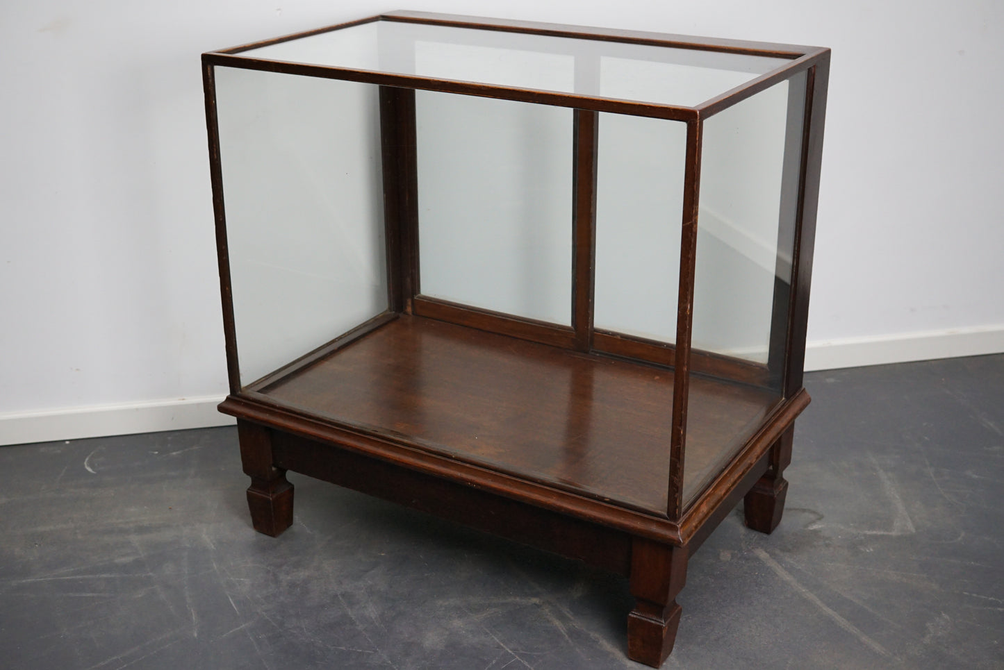Mahogany Museum / Shop Display Cabinet or Vitrine, Early 20th Century