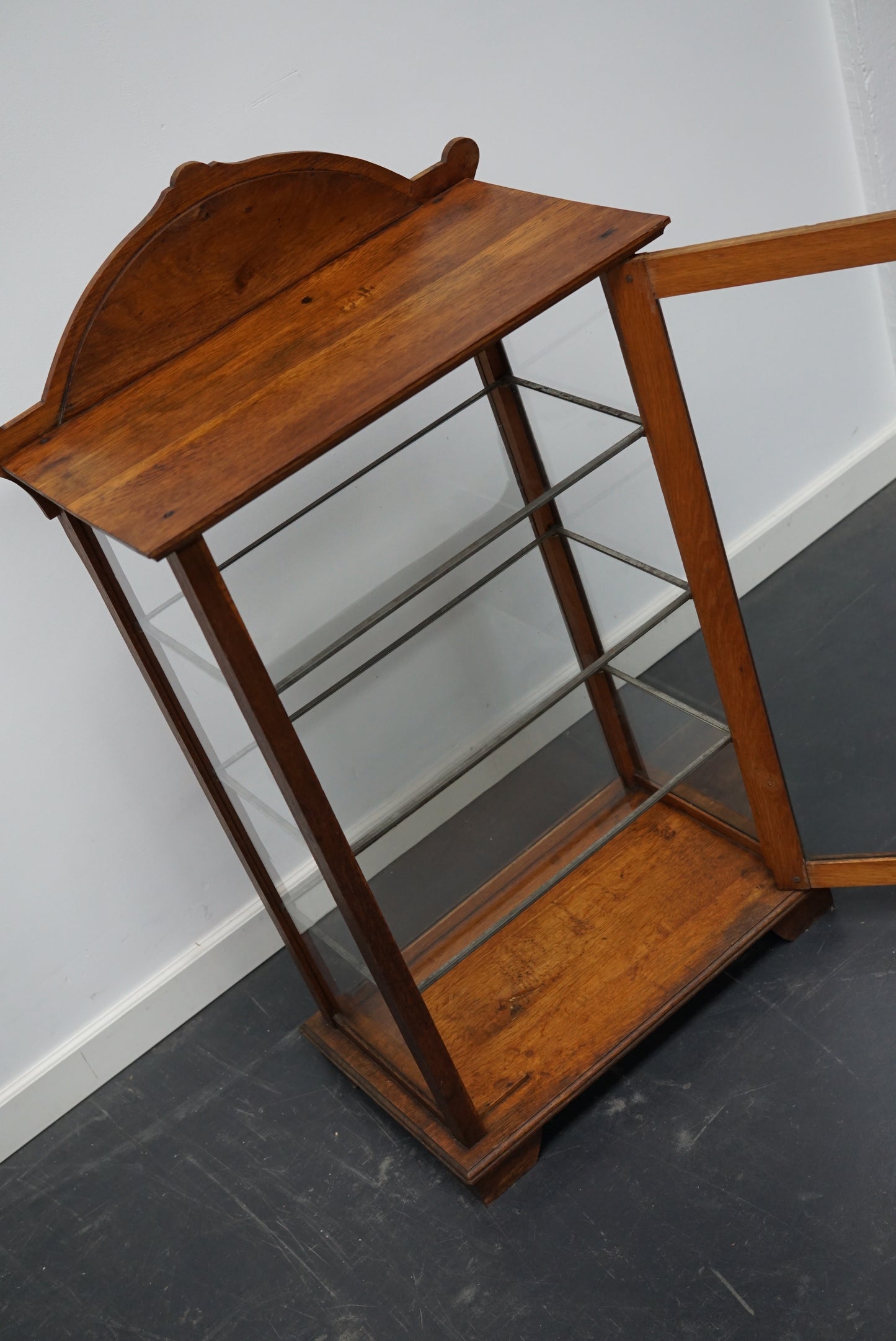Oak Schlieper Counter Top Chocolate Shop Display Cabinet, circa 1930