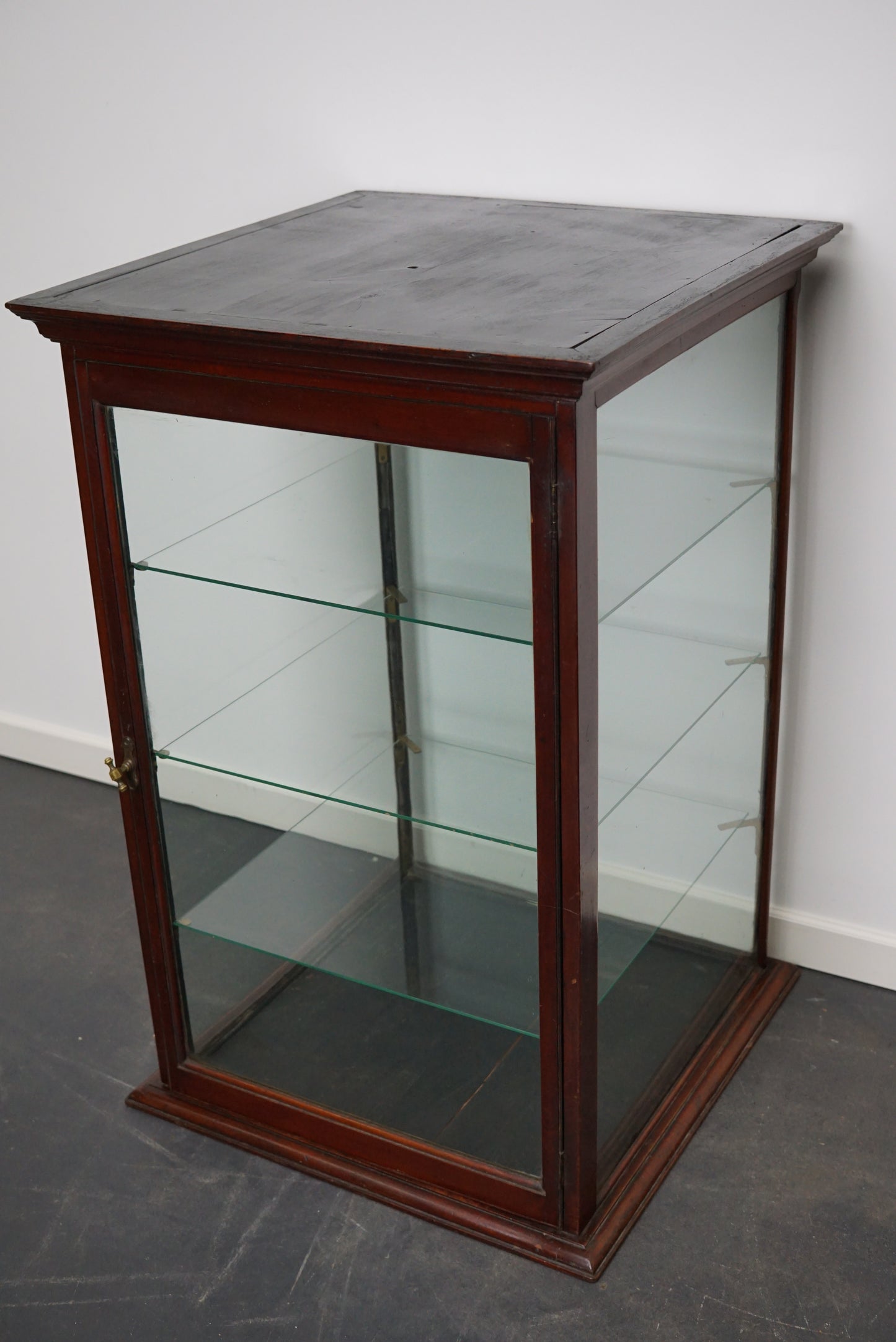 Victorian Mahogany Museum / Shop Display Cabinet or Vitrine, Late 19th Century
