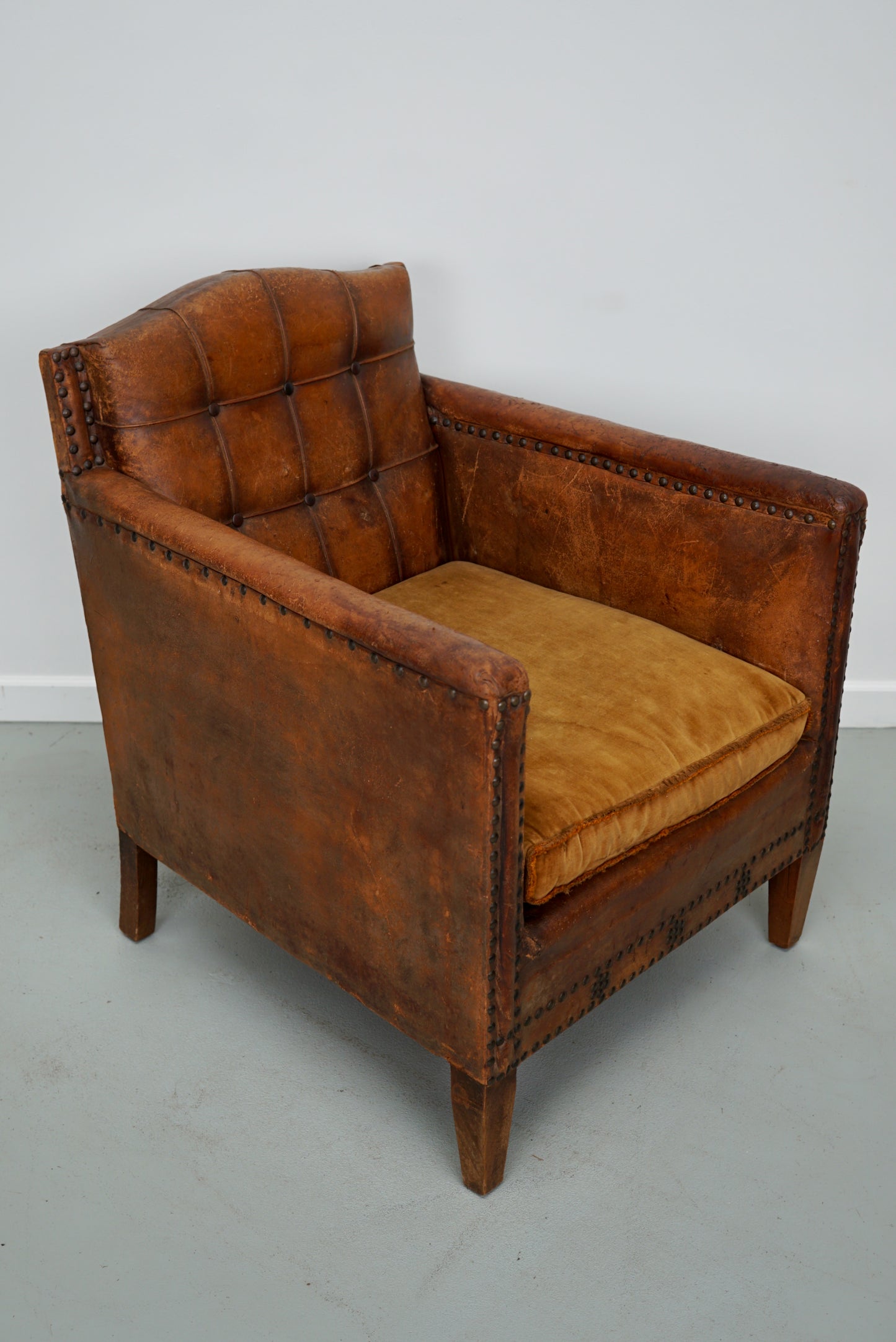 Antique French Cognac Leather Buttoned Back Club Chair