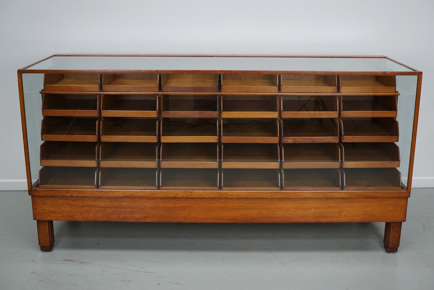 Antique English Oak & Glass Shop Counter Cabinet / Vitrine, circa 1920-1930s