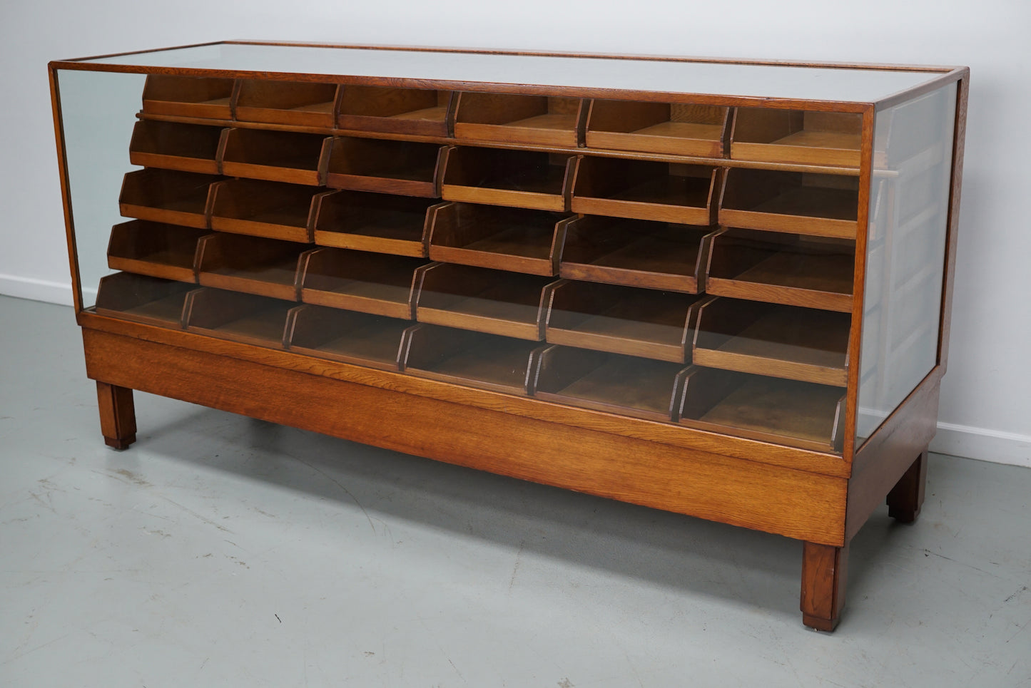 Antique English Oak & Glass Shop Counter Cabinet / Vitrine, circa 1920-1930s