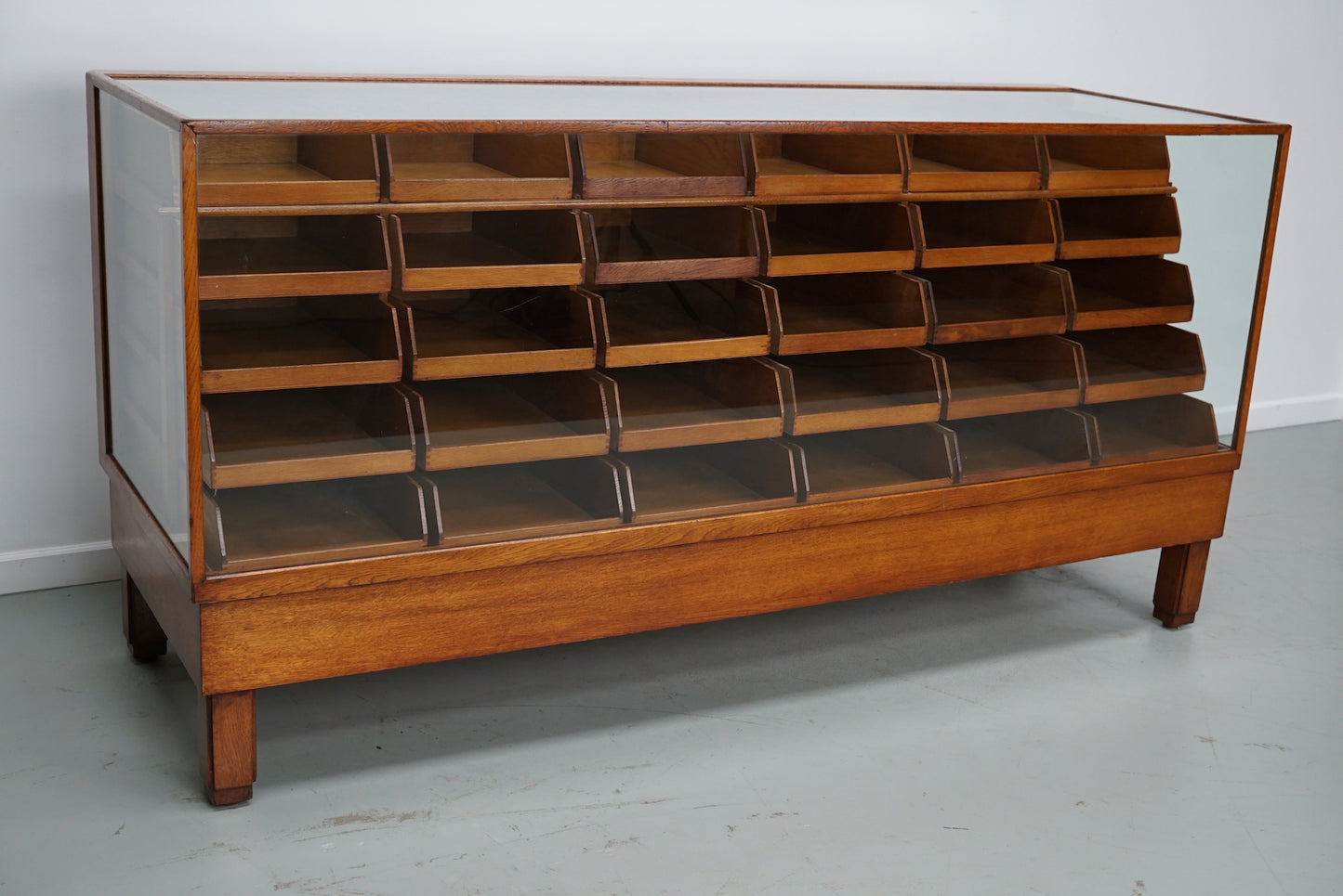 Antique English Oak & Glass Shop Counter Cabinet / Vitrine, circa 1920-1930s