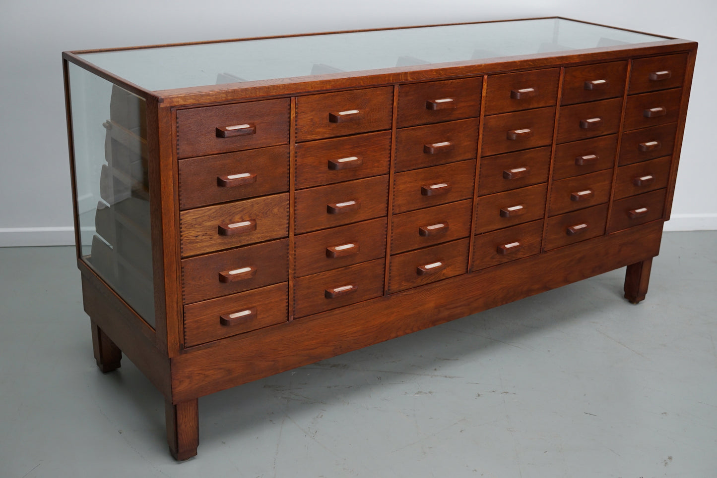 Antique English Oak & Glass Shop Counter Cabinet / Vitrine, circa 1920-1930s