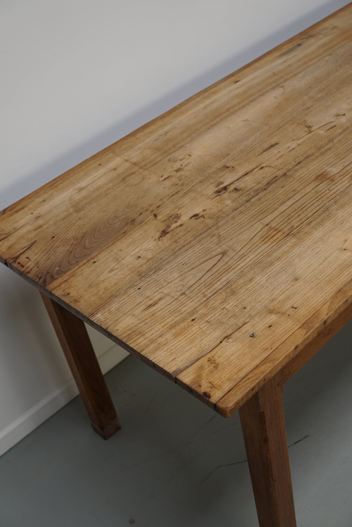 Antique Elm Early 20th Century French Rustic Farmhouse Dining Table