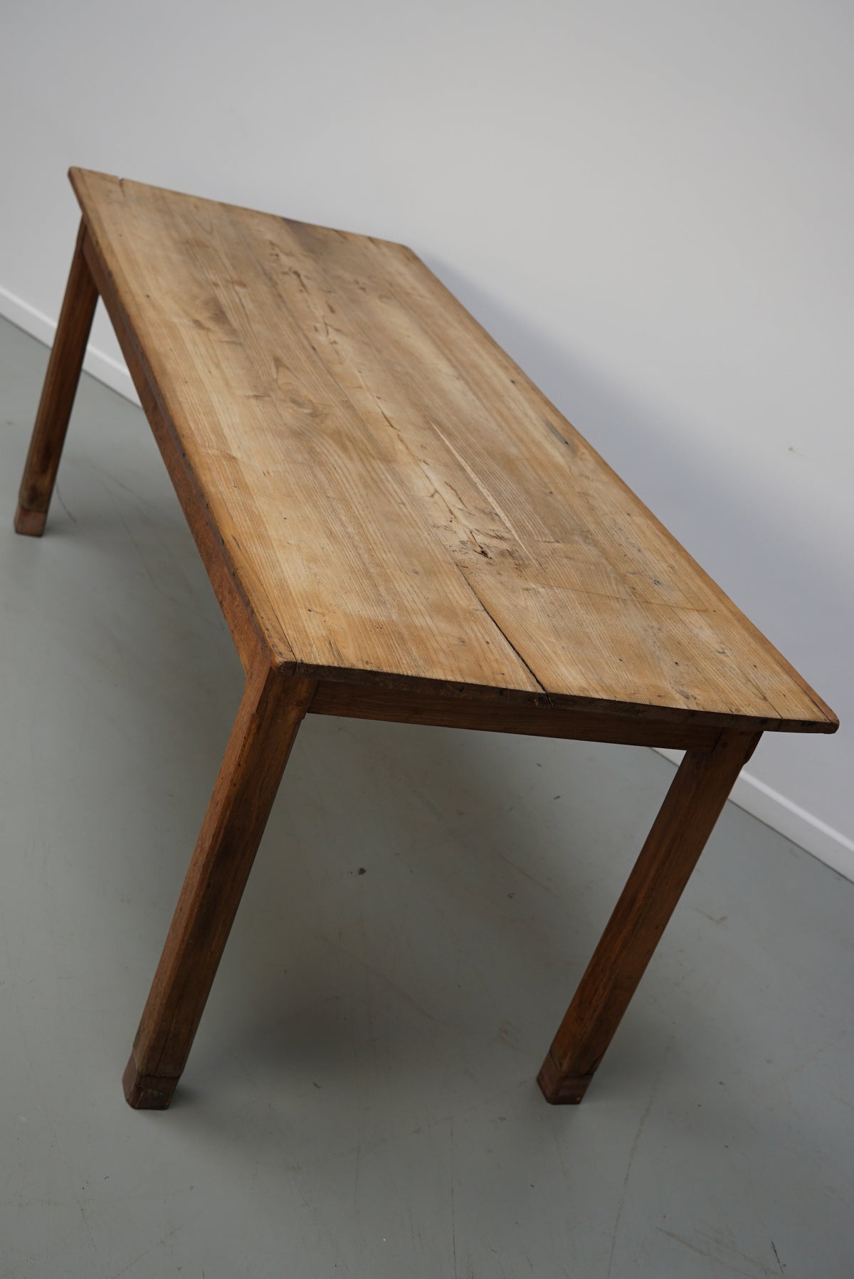 Antique Elm Early 20th Century French Rustic Farmhouse Dining Table