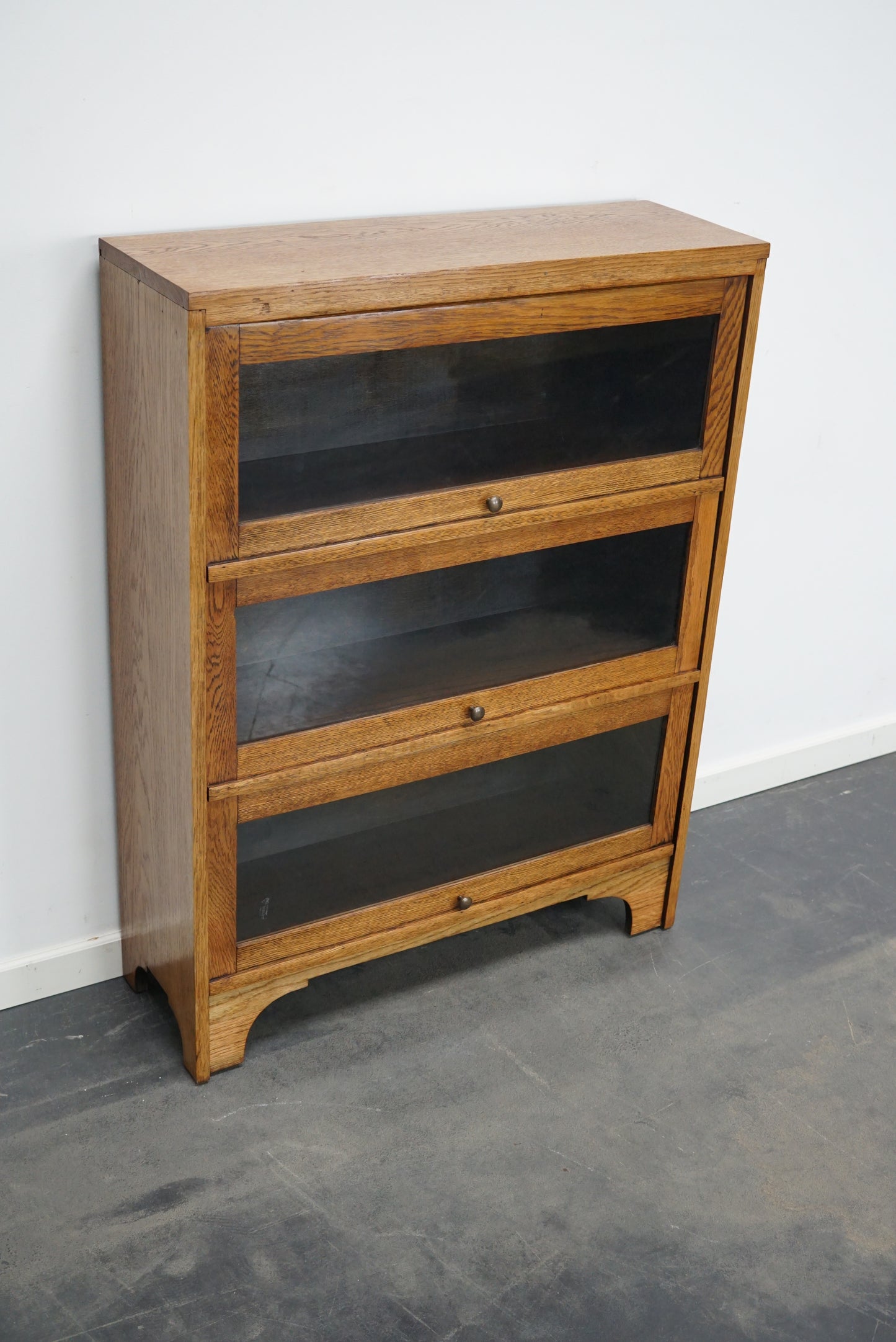 German Oak Bookcase with Folding Doors in Style of Globe Wernicke, ca 1930s