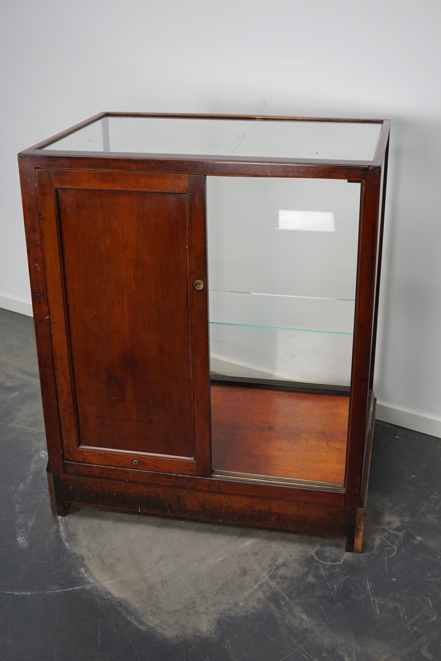 Victorian Mahogany Shop Display Cabinet / Counter or Vitrine, Late 19th Century