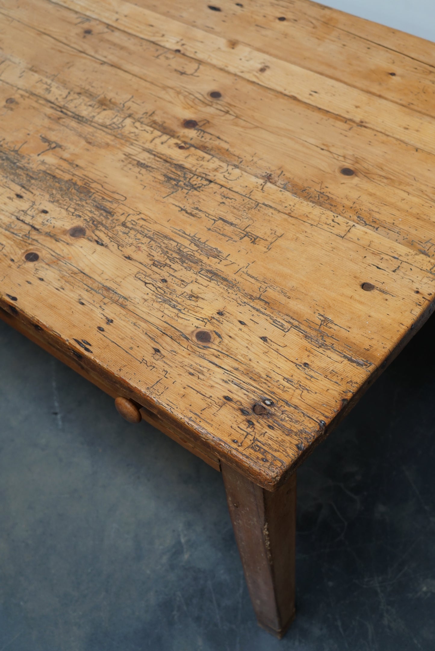 Antique Light Pine English Farmhouse Dining Table, 19th Century