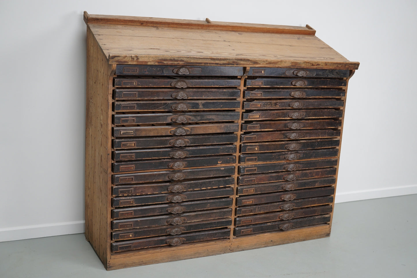 Antique Industrial French Printers Letterpress Drawers / Cabinet, Early 20thC