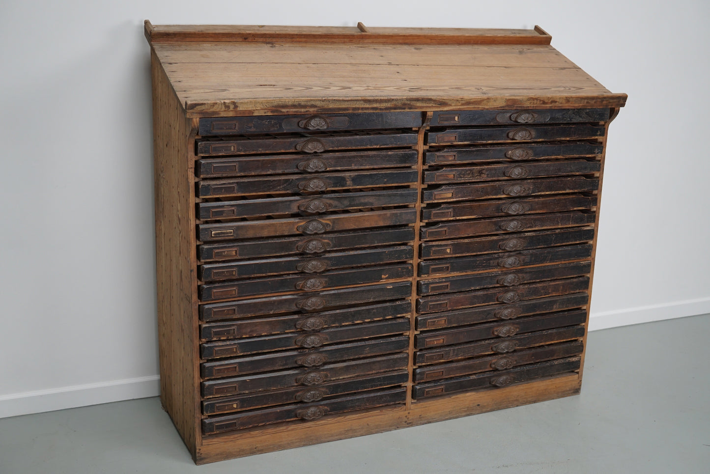 Antique Industrial French Printers Letterpress Drawers / Cabinet, Early 20thC