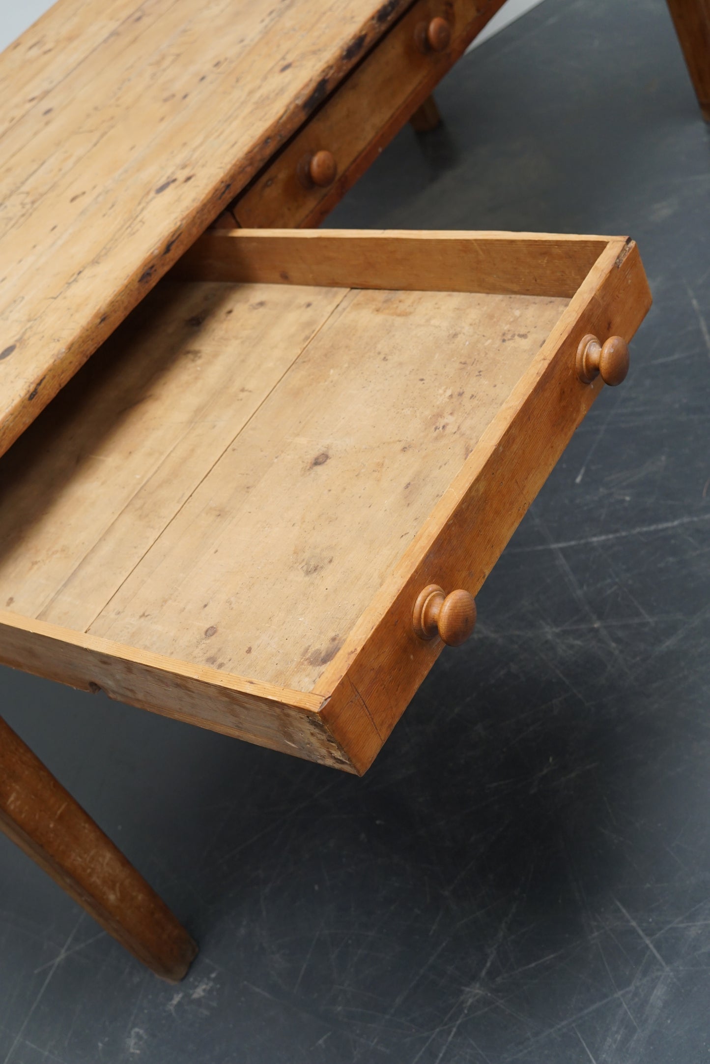 Antique Light Pine English Farmhouse Dining Table, 19th Century